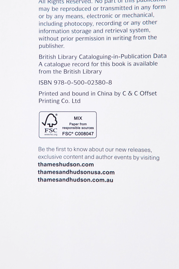 Книга о каталке versace (на английском)