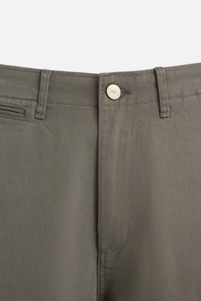 Брюки с объемным кроем chino