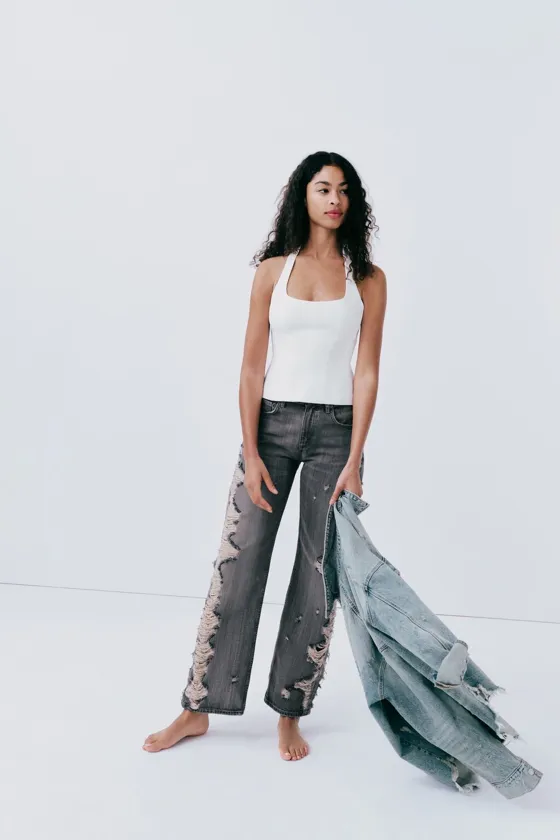 ОБЛЕГАЮЩИЙ ТОП С ГОРЛОВИНОЙ ХАЛТЕР