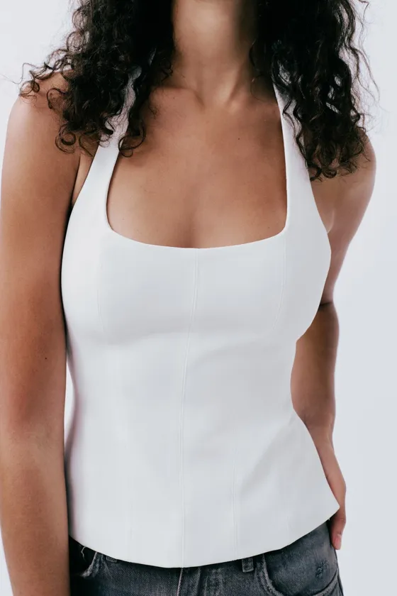 ОБЛЕГАЮЩИЙ ТОП С ГОРЛОВИНОЙ ХАЛТЕР