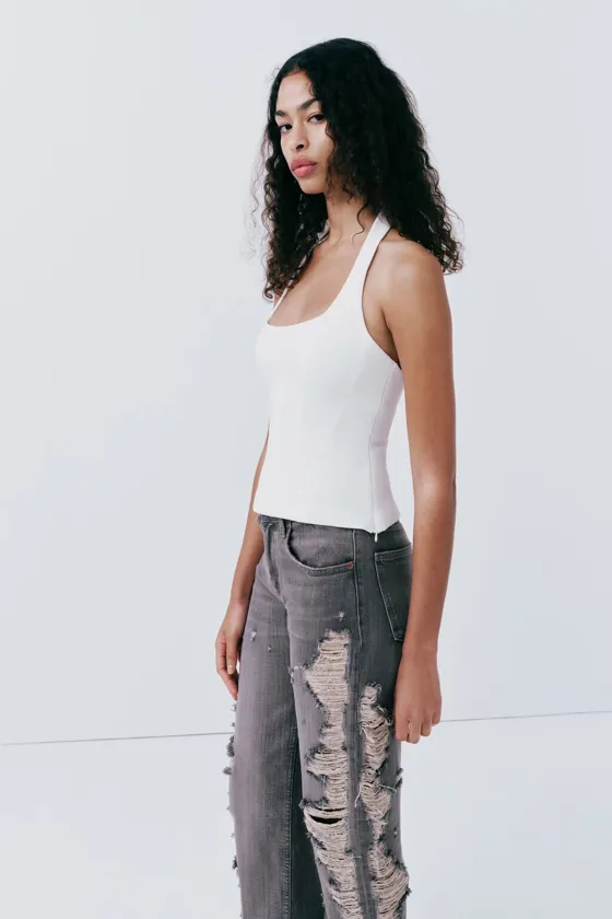 ОБЛЕГАЮЩИЙ ТОП С ГОРЛОВИНОЙ ХАЛТЕР