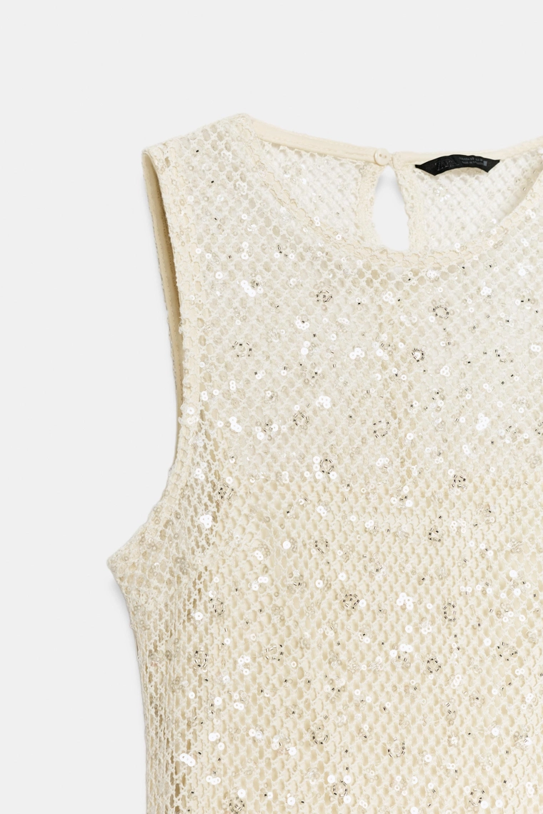 Миди-платье с пайетками в красном цвете