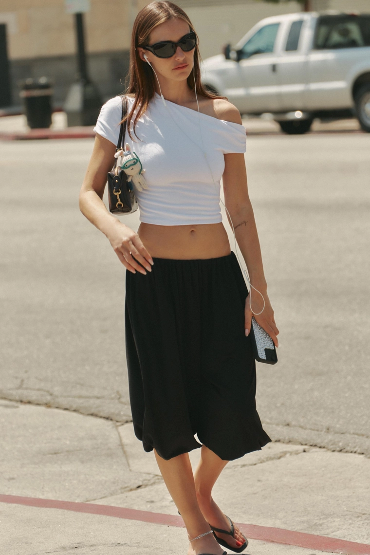 Свободные бермуды-шорты воздушного кроя