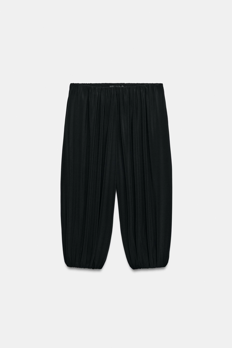 Свободные бермуды-шорты воздушного кроя