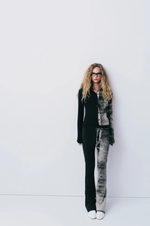 Брюки в рубчик из ткани с эффектом потертости- Заказать в России