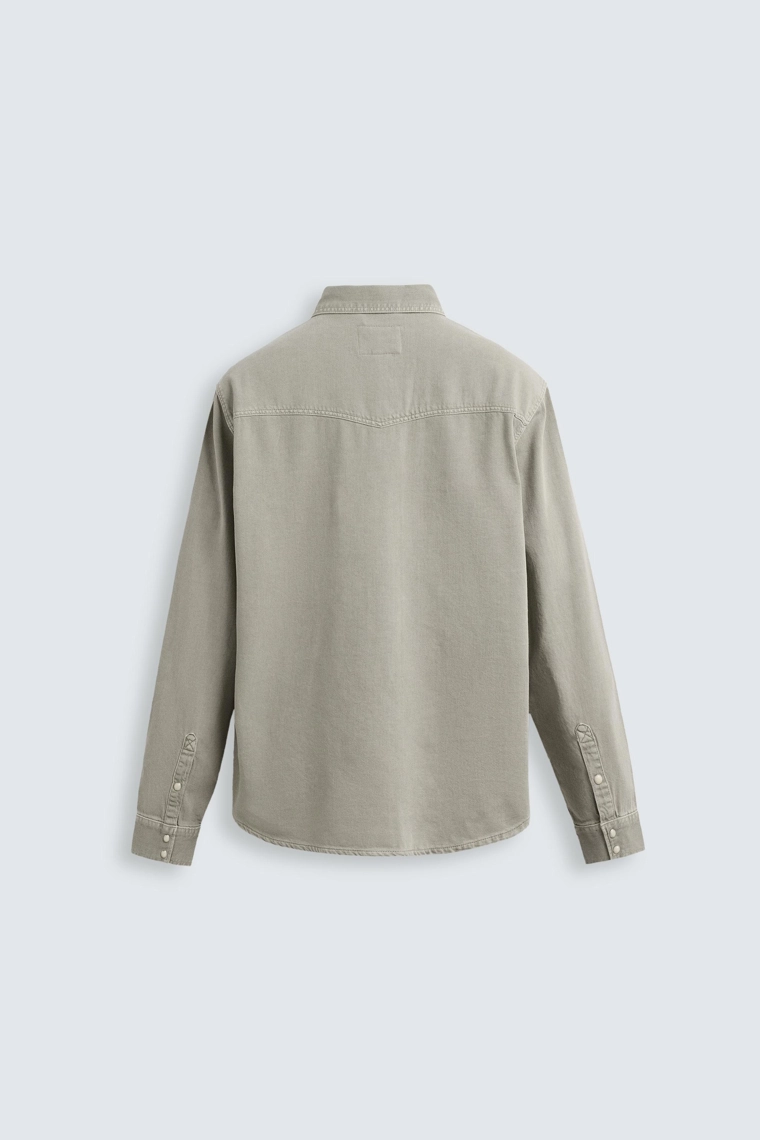 Джинсовая рубашка в стиле вестерн