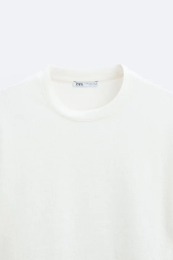 ФУТБОЛКА ИЗ РЕЛЬЕФНОЙ ТКАНИ