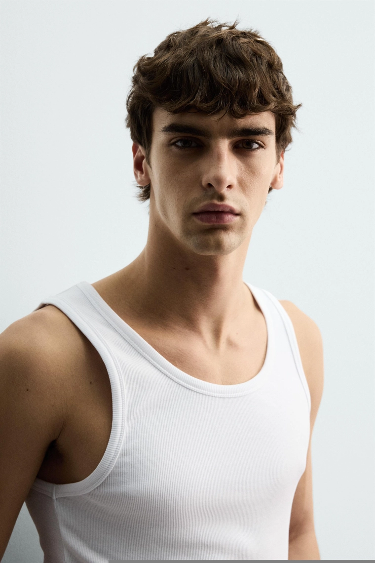 Базовый ребристый топ без рукавов