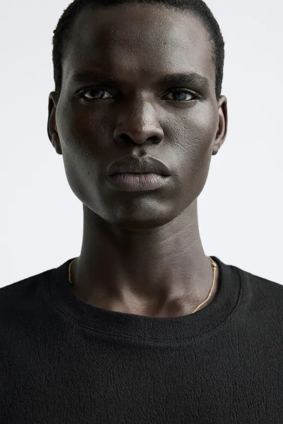 ФУТБОЛКА ИЗ РЕЛЬЕФНОЙ ТКАНИ