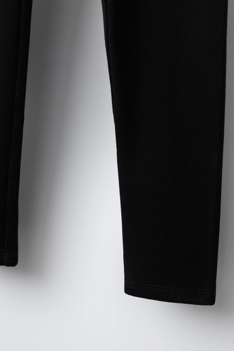 Штаны-леггинсы с ребристым узором из модала и ярлыком