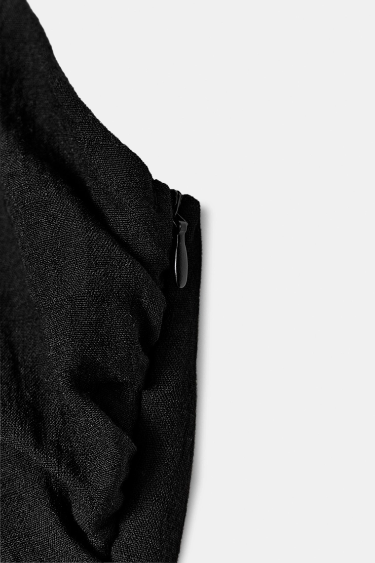 Комбинезон с открытыми плечами и широкими брюками