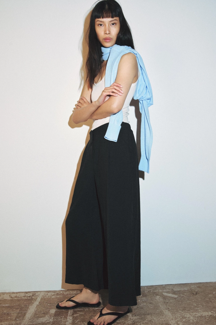 Бриджи с линиями вытачек