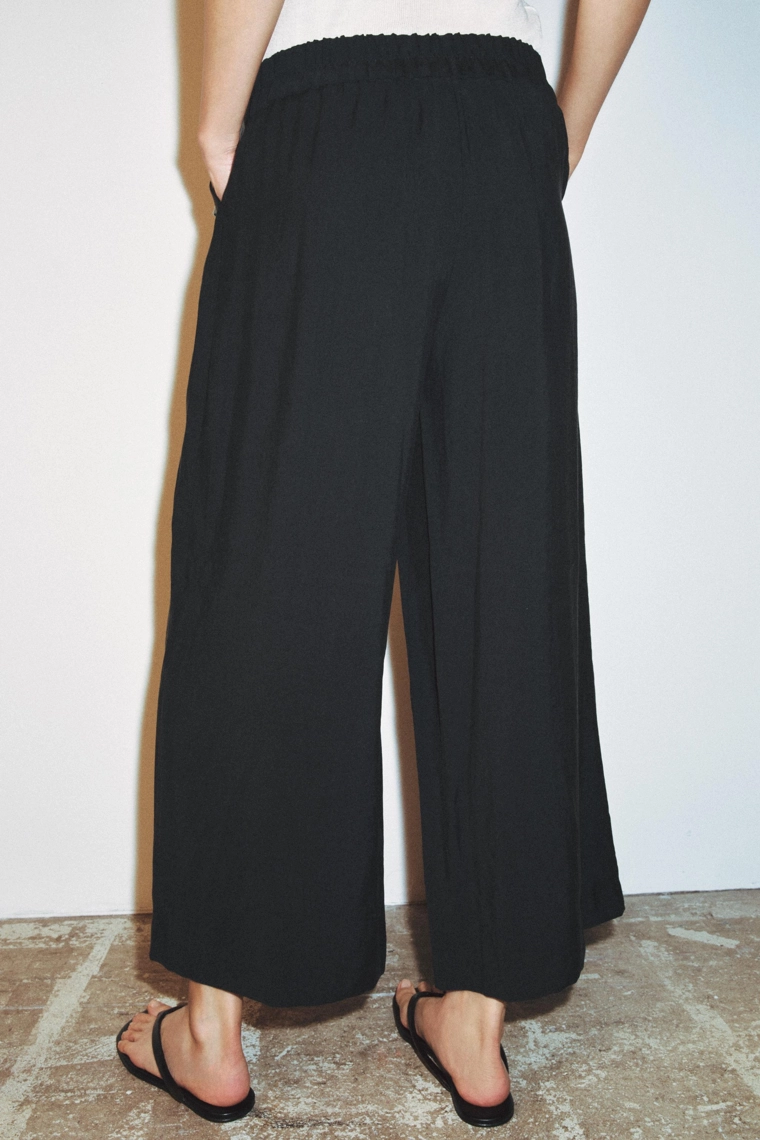 Бриджи с линиями вытачек