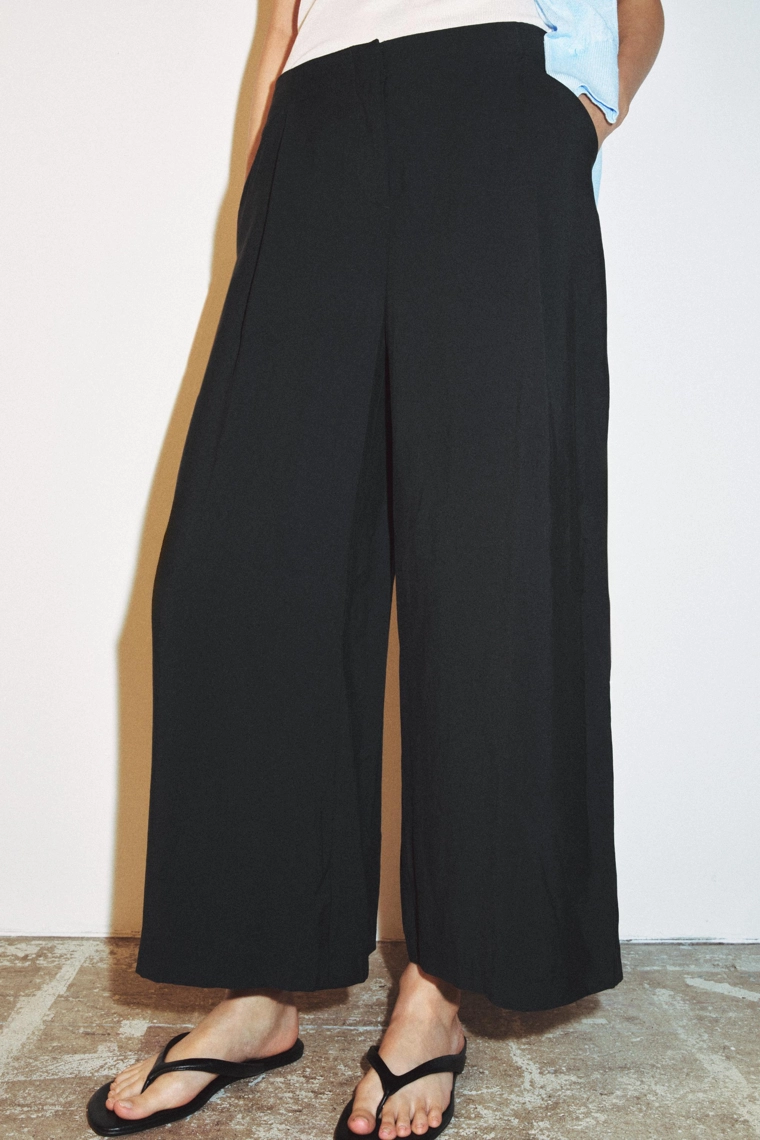 Бриджи с линиями вытачек