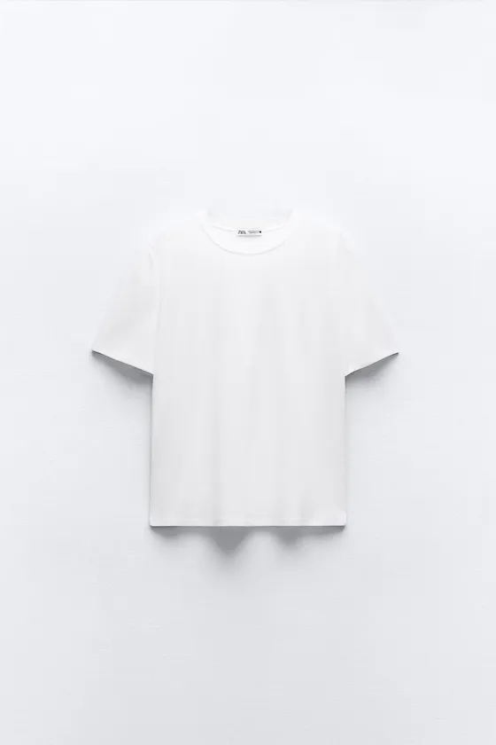 ФУТБОЛКА ОВЕРСАЙЗ В МИНИМАЛИСТИЧНОМ СТИЛЕ