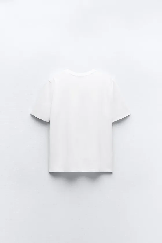 ФУТБОЛКА ОВЕРСАЙЗ В МИНИМАЛИСТИЧНОМ СТИЛЕ