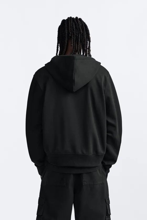 ТОЛСТОВКА С МОЛНИЕЙ