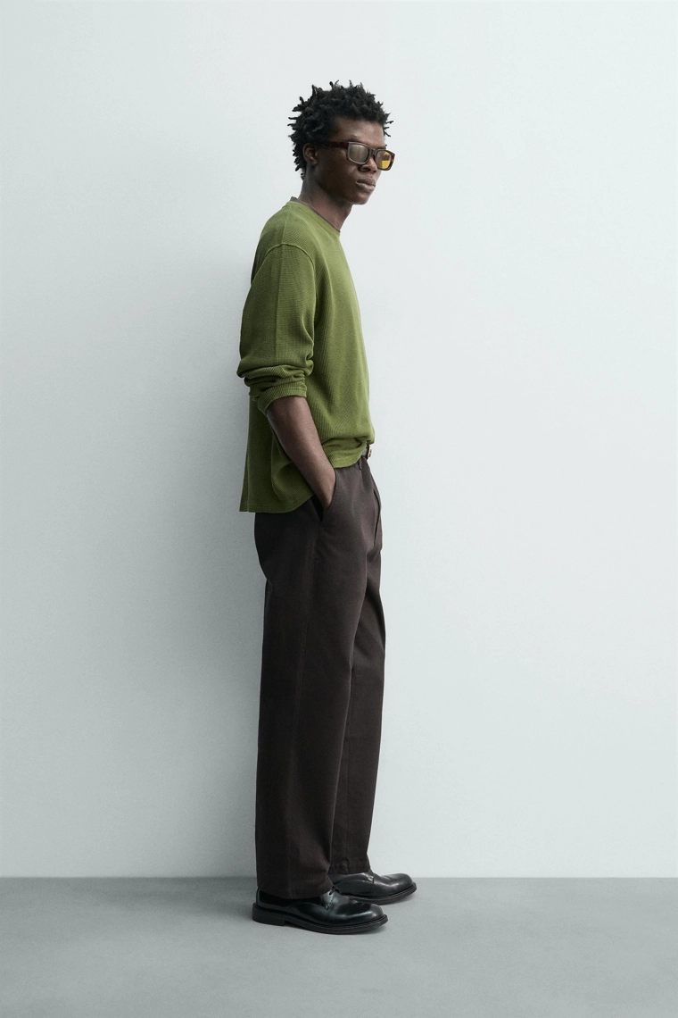 Футболка с рельефным завязанным узором