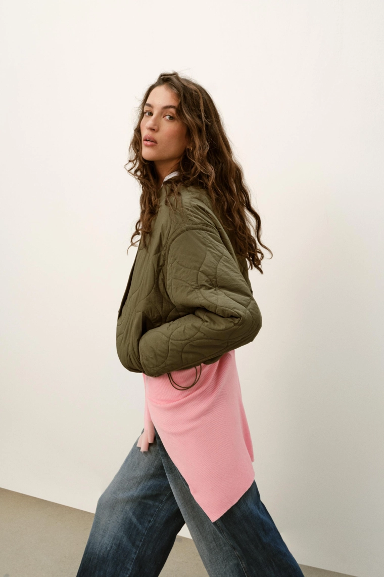 Короткая утепленная куртка