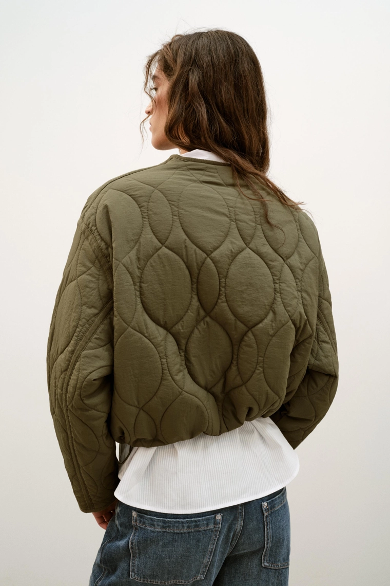 Короткая утепленная куртка