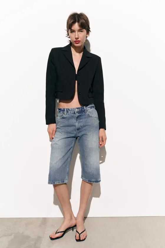 УКОРОЧЕННЫЙ ПРИТАЛЕННЫЙ БЛЕЙЗЕР