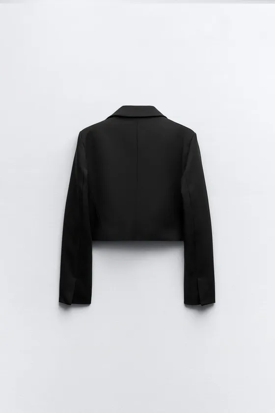 УКОРОЧЕННЫЙ ПРИТАЛЕННЫЙ БЛЕЙЗЕР