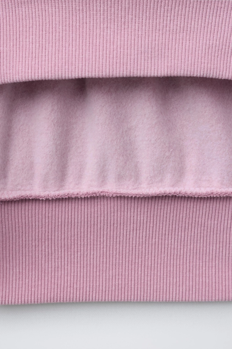 Толстовка с заклепками