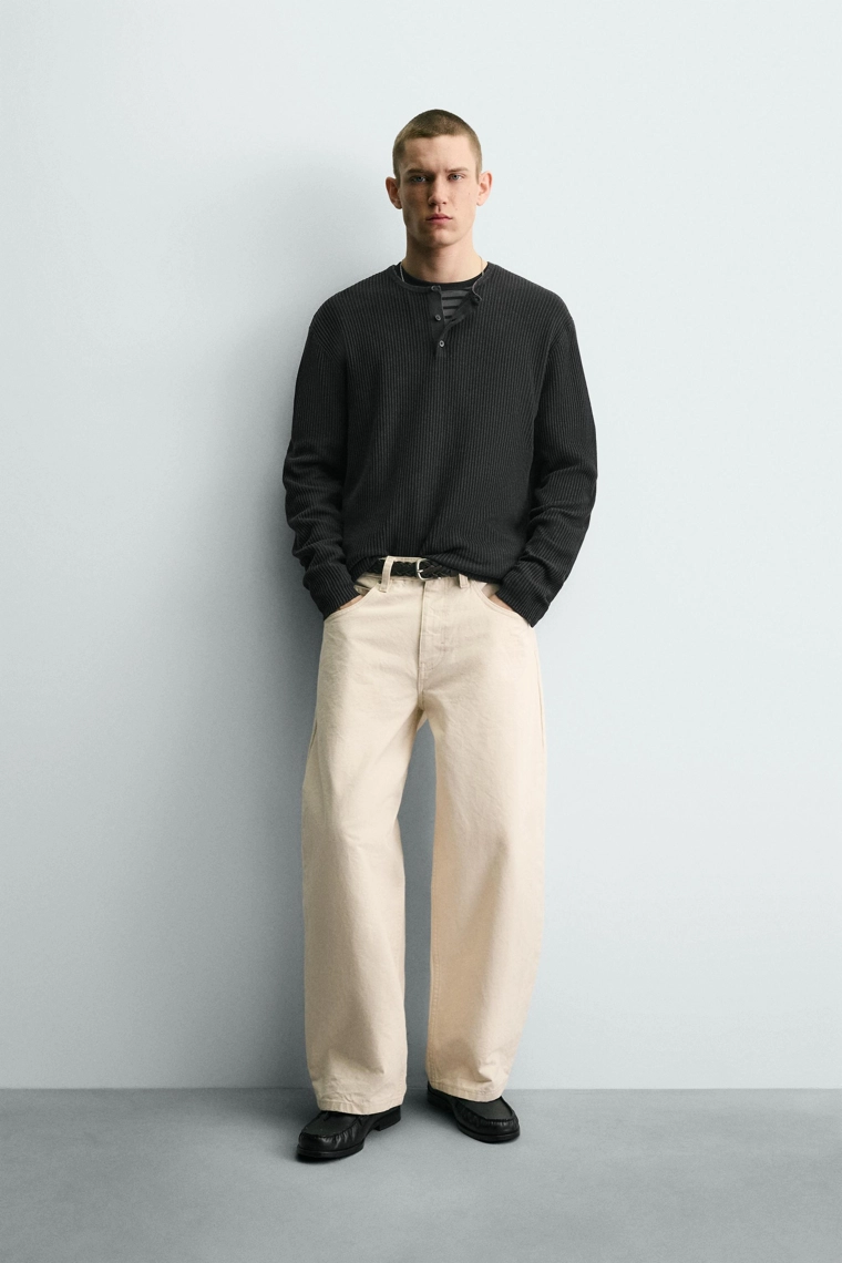 Текстурированный свитер с воротником henley