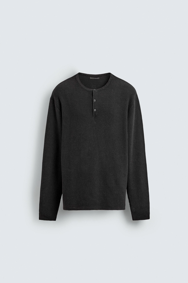 Текстурированный свитер с воротником henley