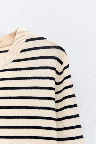 Свитер в полоску