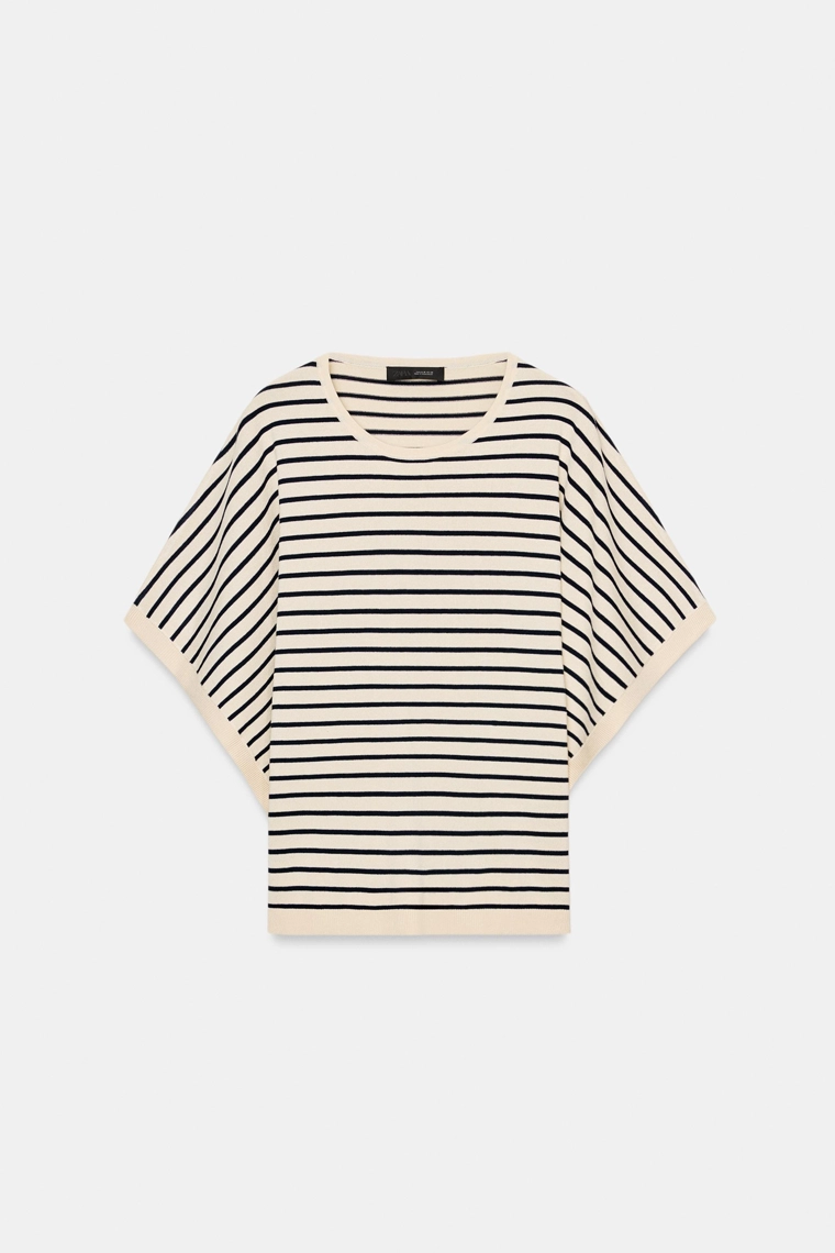 Широкий топ с короткими рукавами из трикотажа