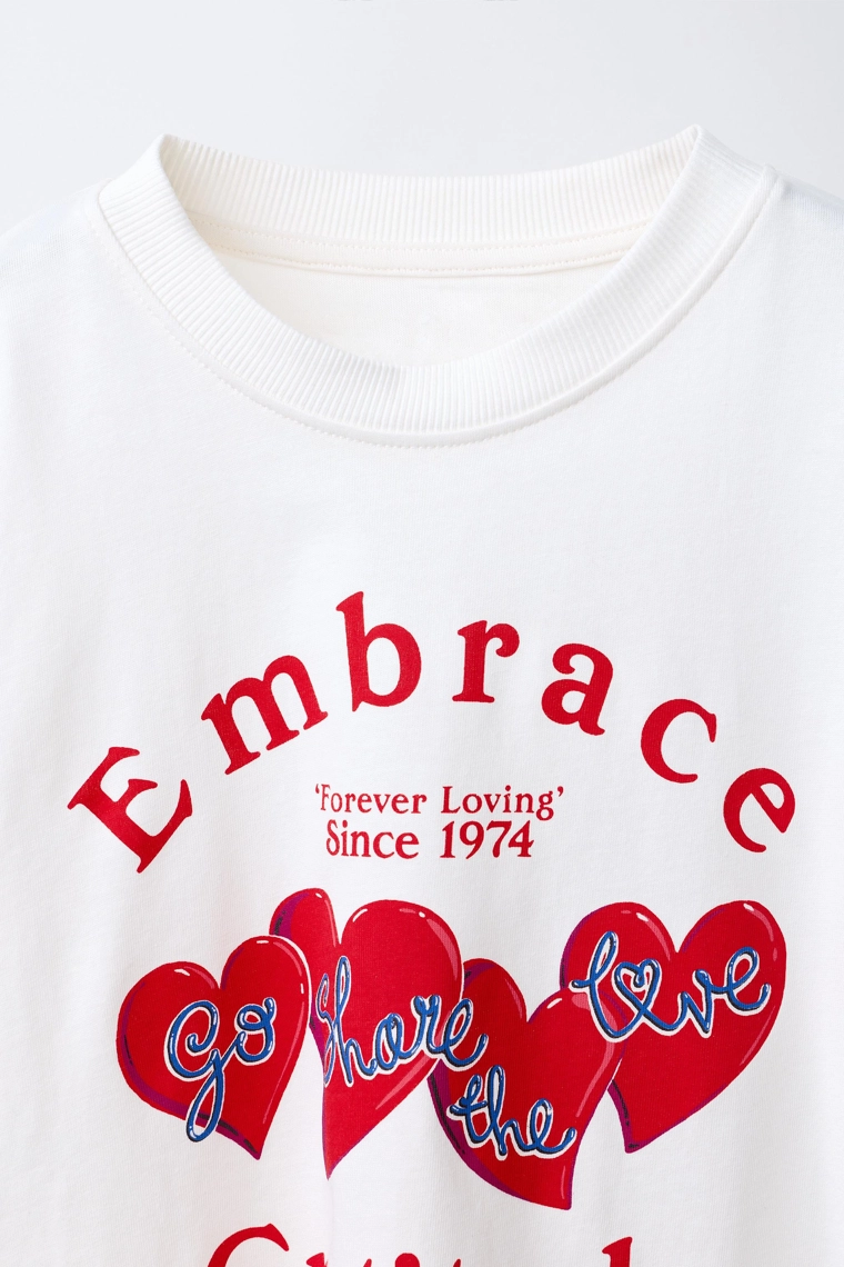 Футболка с принтом сердца