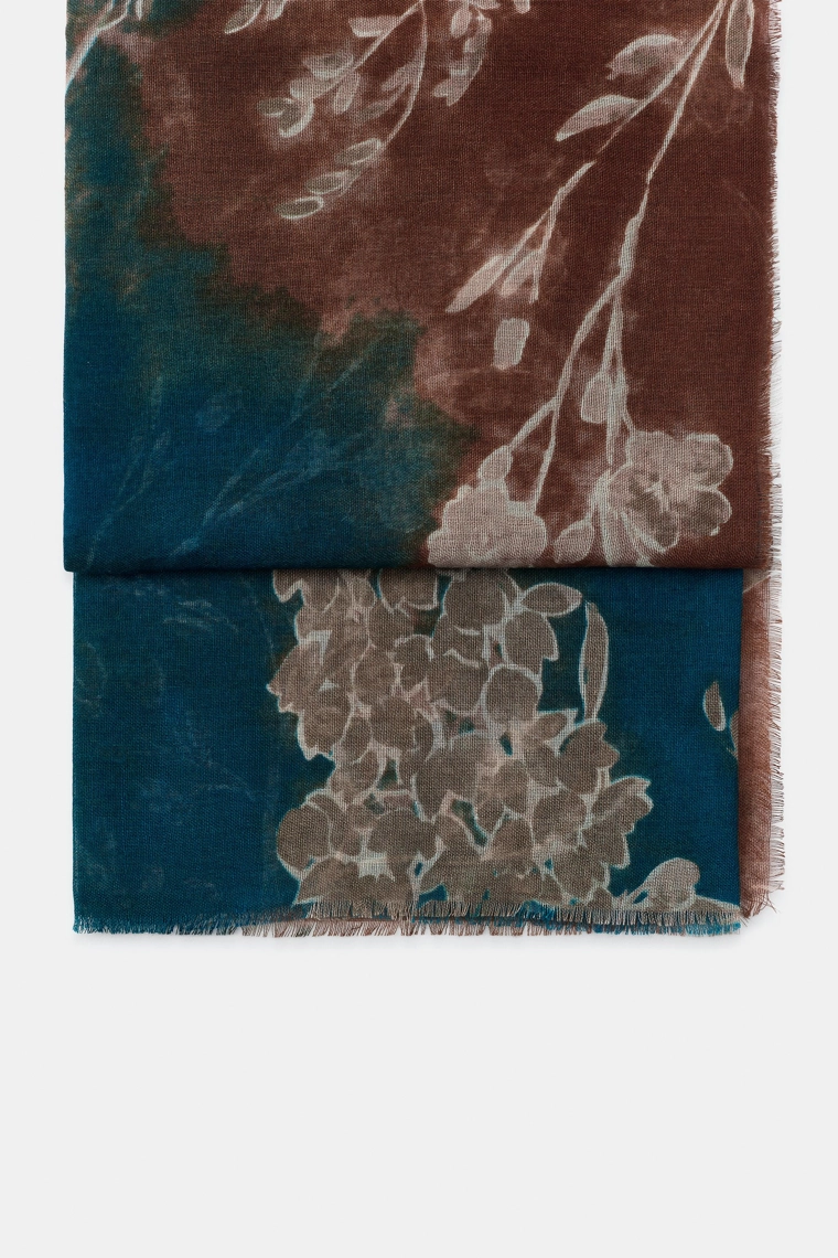 Шарф с цветочным принтом