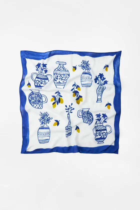 ШЕЙНЫЙ ПЛАТОК С ПРИНТОМ