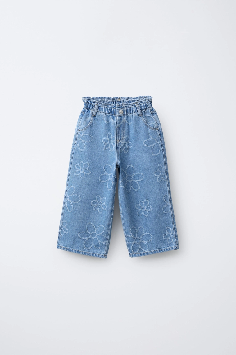 Джинсы с широкими штанинами и цветочной вышивкой