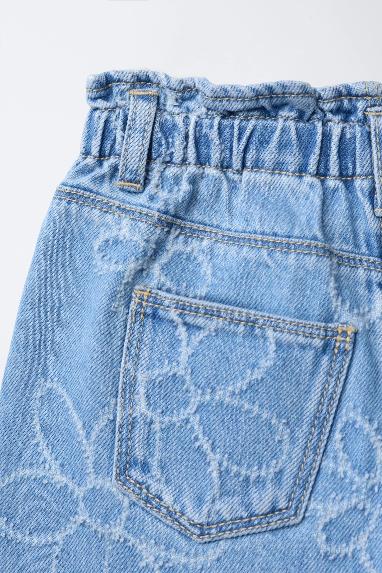 Джинсы с широкими штанинами и цветочной вышивкой