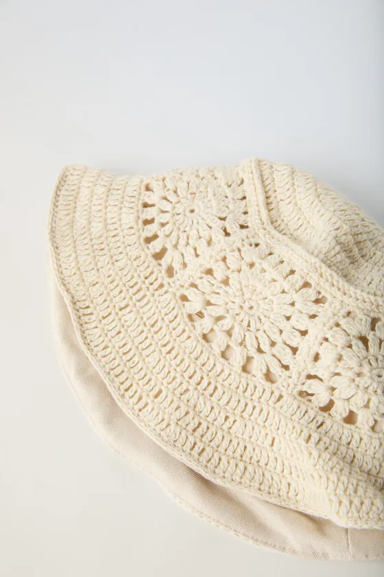 КЛЕТЧАТАЯ ВЯЗАНАЯ ШАПОЧКА КРЮЧКОМ