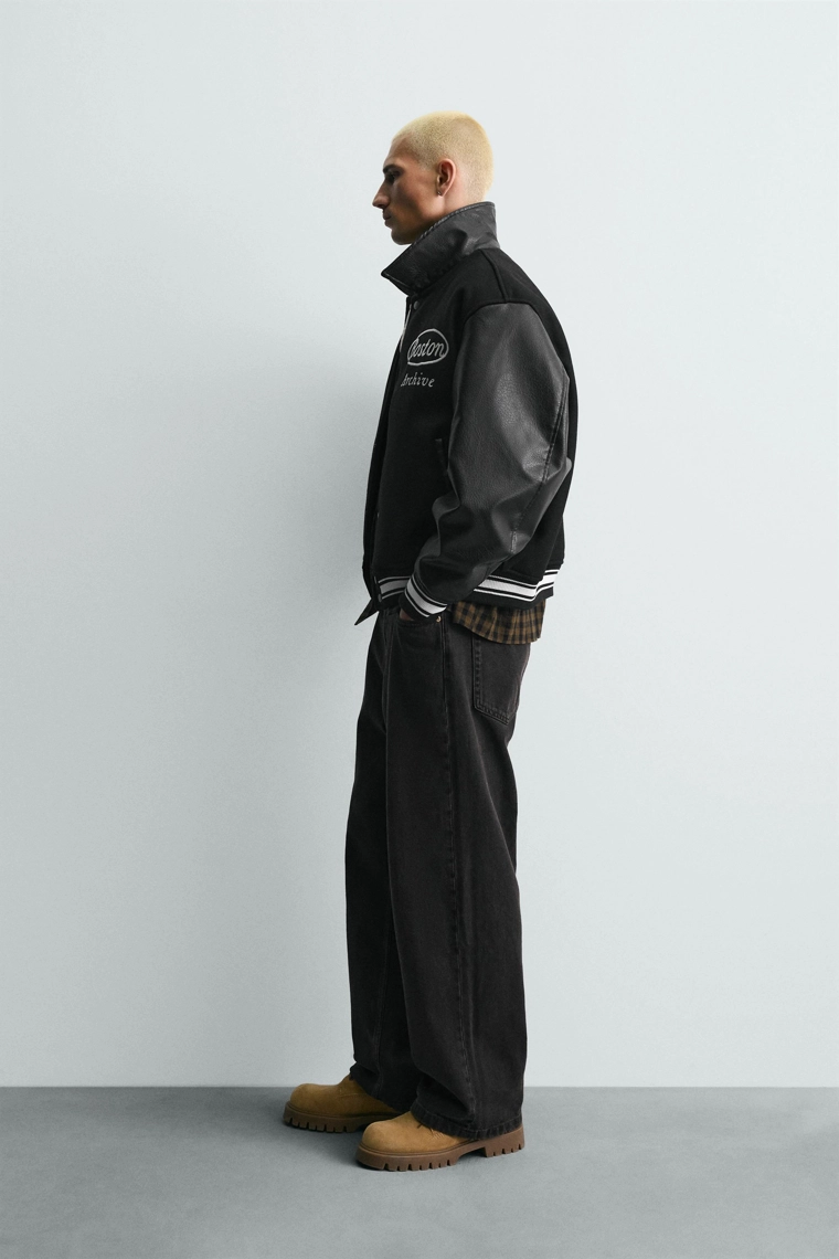 Бомбер с контрастными вставками и вышивкой