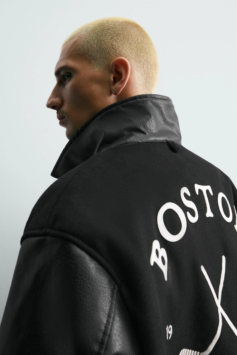 Бомбер с контрастными вставками и вышивкой