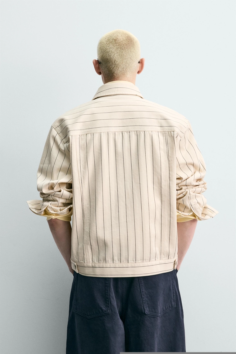 Пиджак в полоску свободного кроя