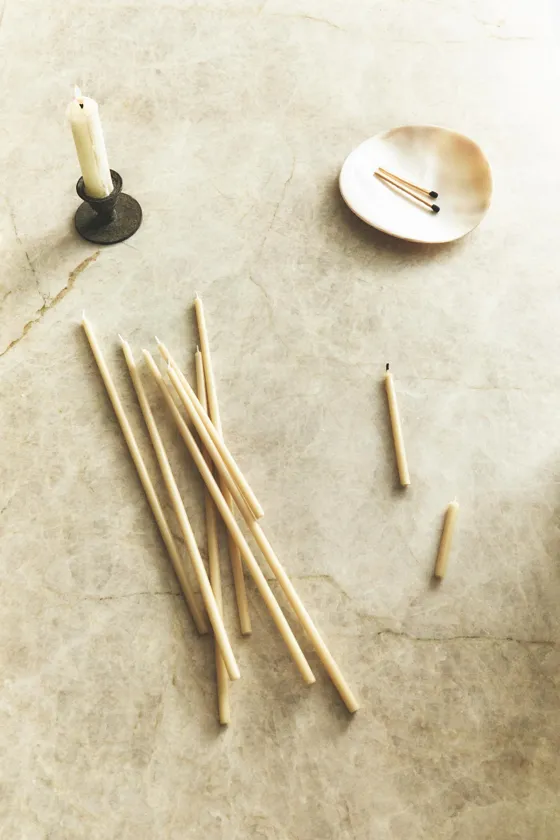 Набор тонких декоративных цилиндрических свечей (упаковка из 10 штук)