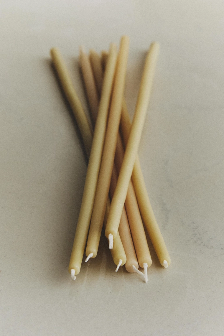 Набор тонких декоративных цилиндрических свечей (набор из 10 штук)