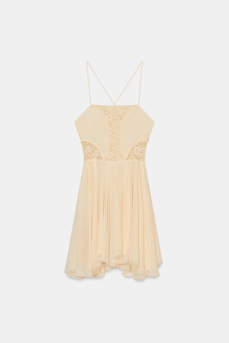 Платье короткое с вставками из кружева