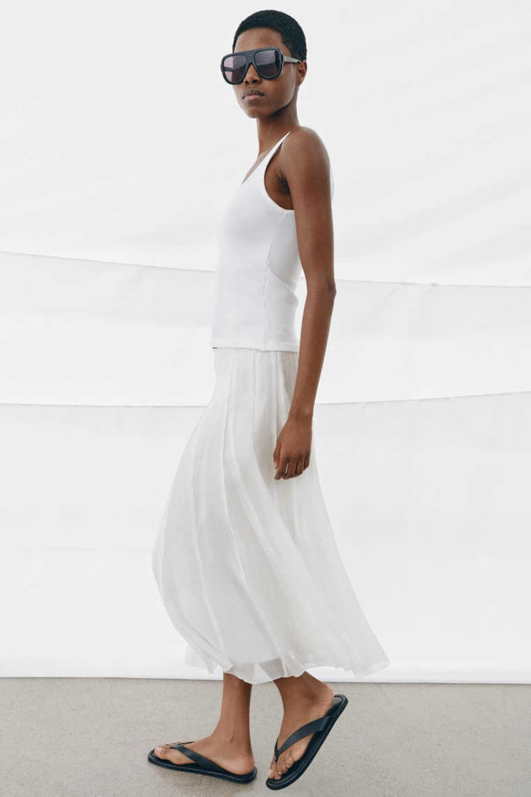 Топ на бретельках