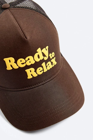 Кепка с рельефной надписью- Заказать в России