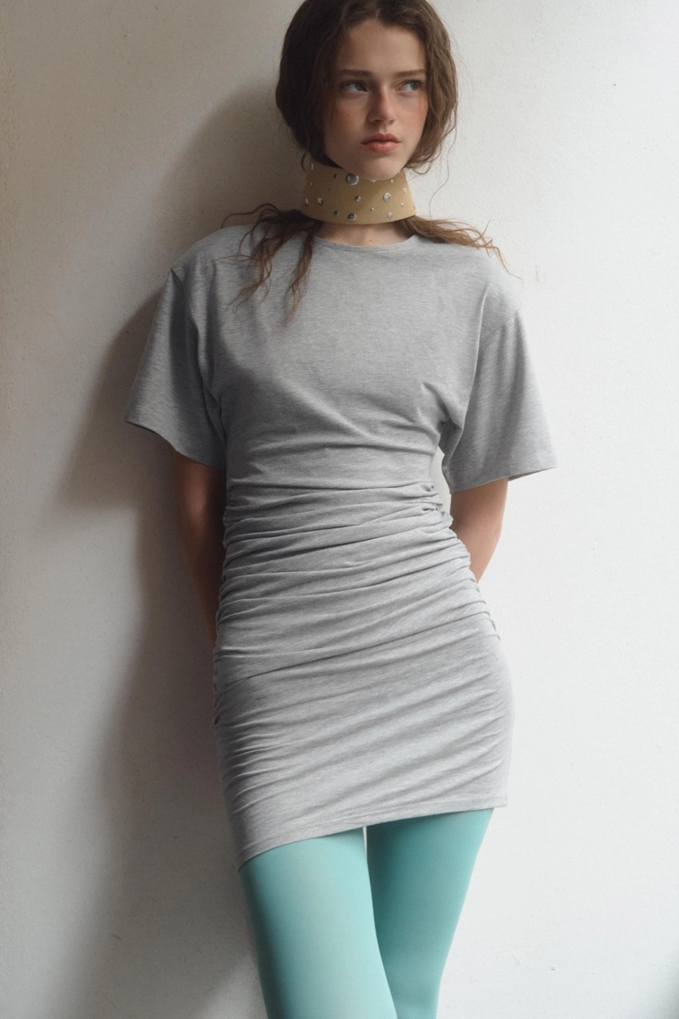 Платье сборками короткое