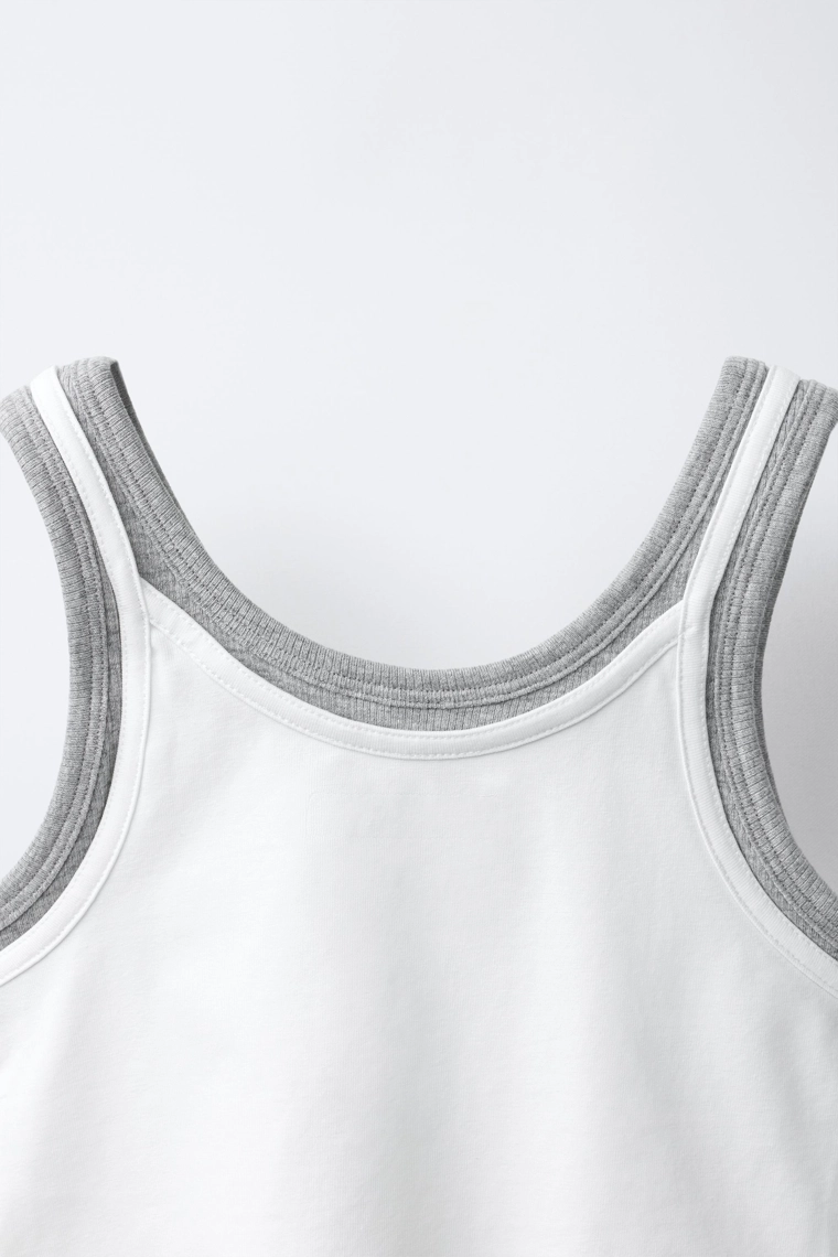 Топ с контрастным двухслойным дизайном