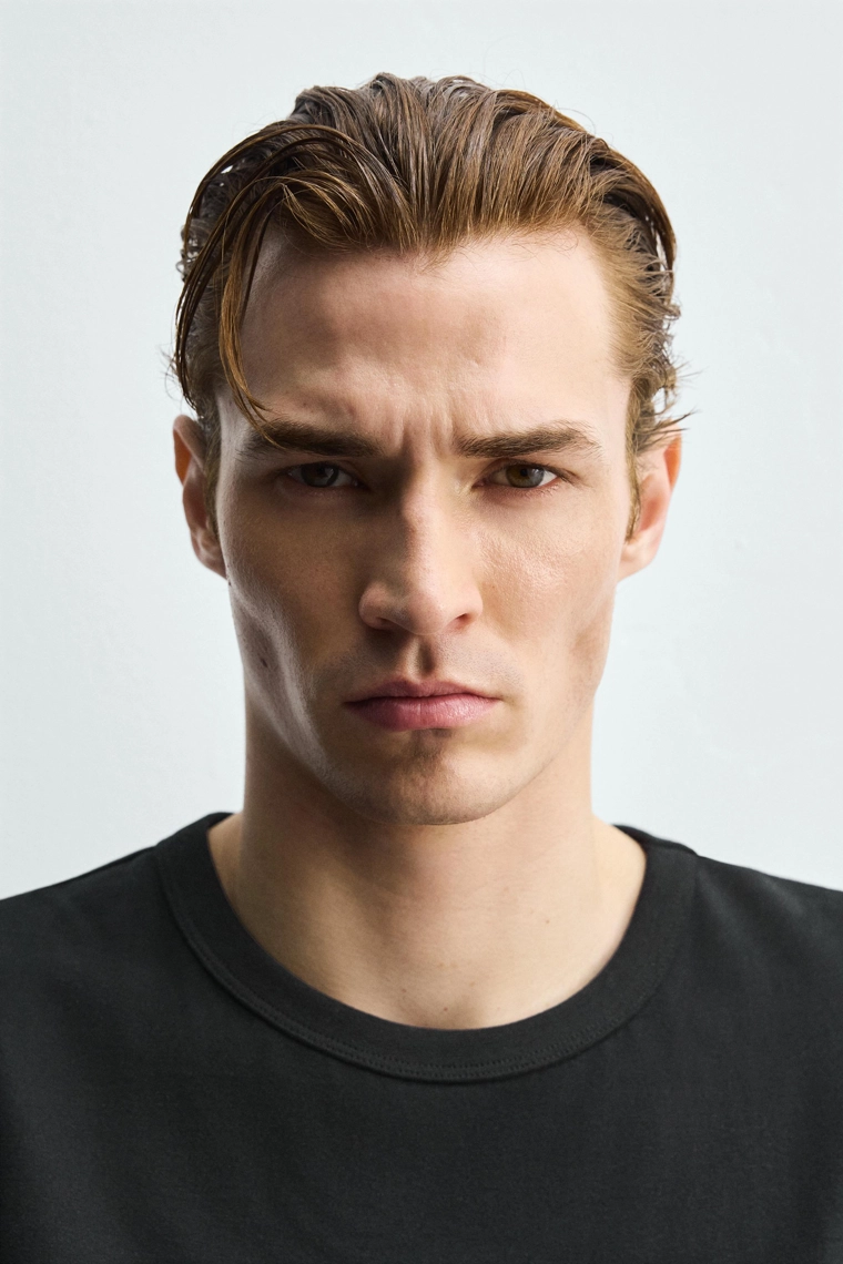 Мякая футболка свободного кроя