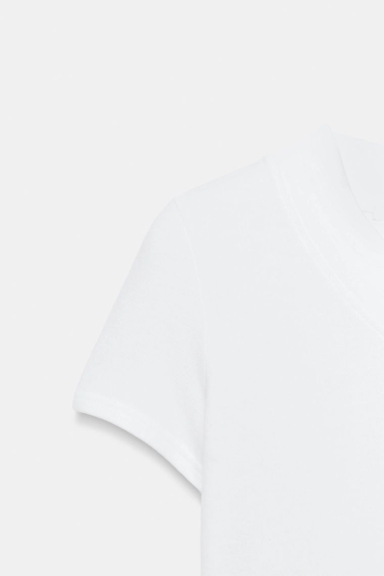 Футболка с v-образным вырезом и асимметричным подолом