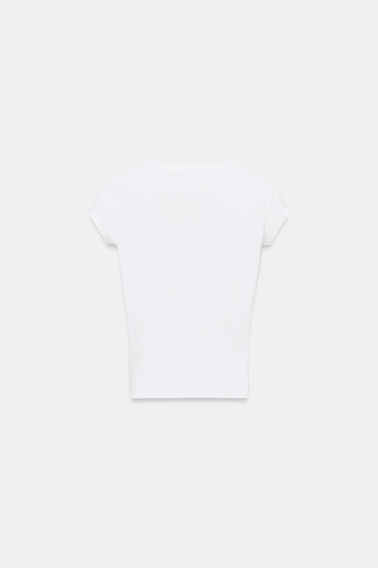 Футболка с v-образным вырезом